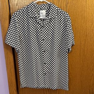 Denim & Flower Men’s Black and White Geometric Casual Shirt size medium.